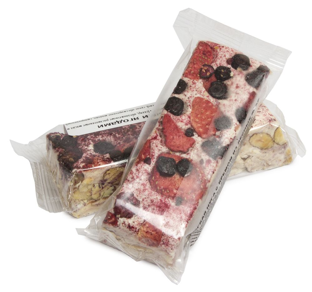 : нуга с лесными ягодами